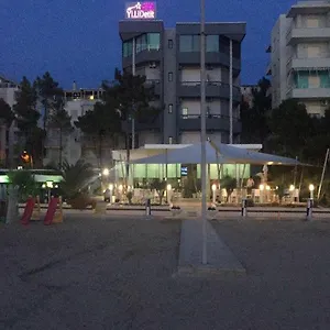 4* Hotel Ylli I Detit